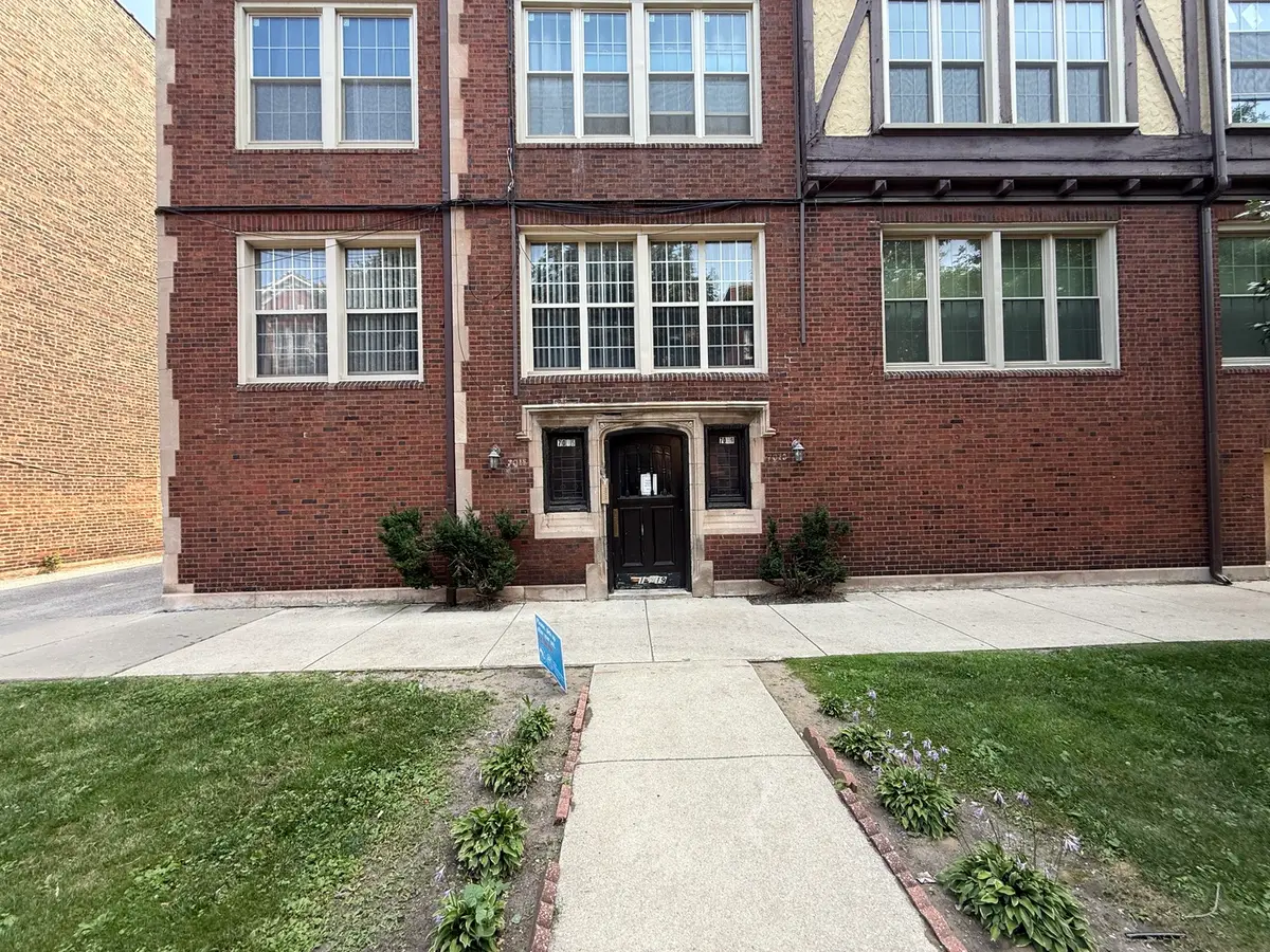7015 S Paxton Avenue #101, Chicago, IL 60649 - #1