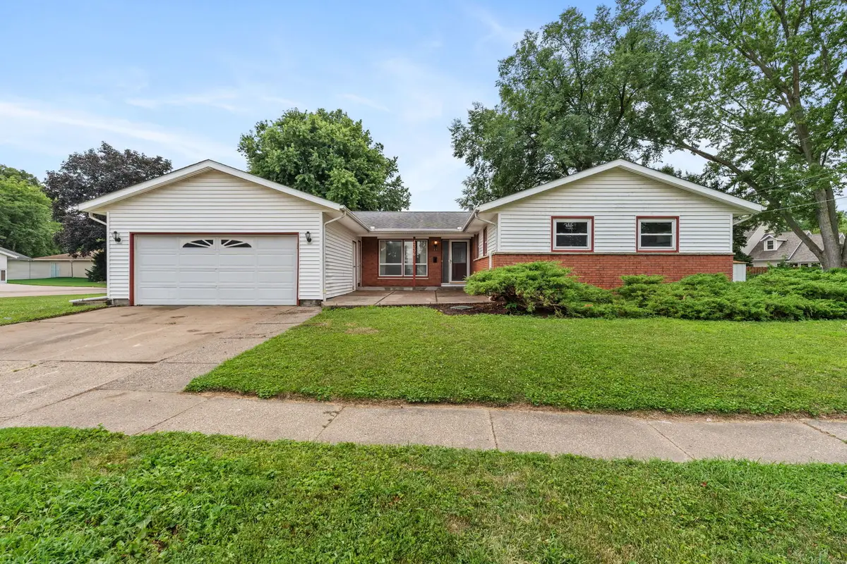 4336 26th Avenue, Moline, IL 61265 - #1