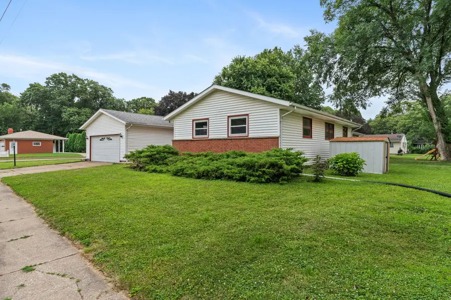 4336 26th Avenue, Moline, IL 61265 - #2