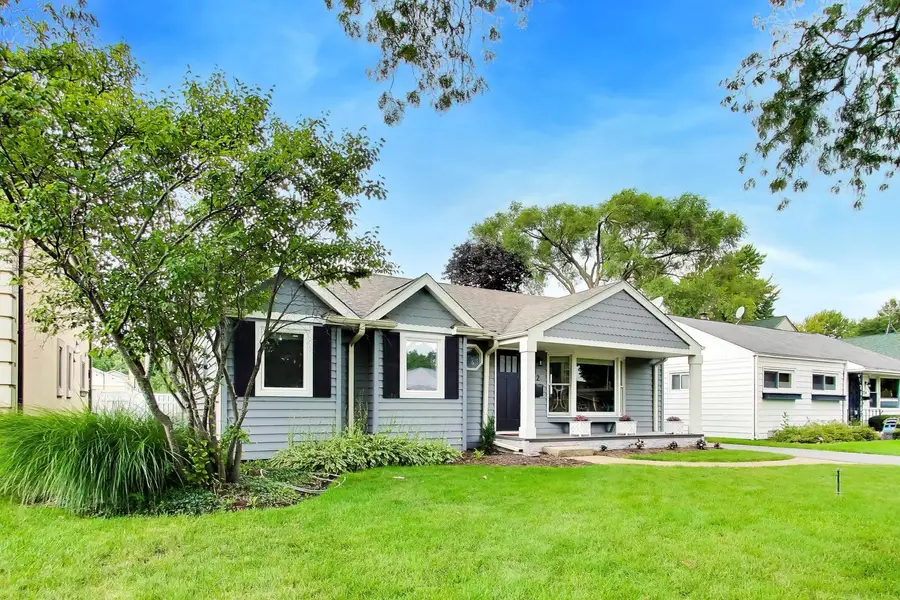 202 N Prospect Manor Avenue, Mount Prospect, IL 60056 - #3