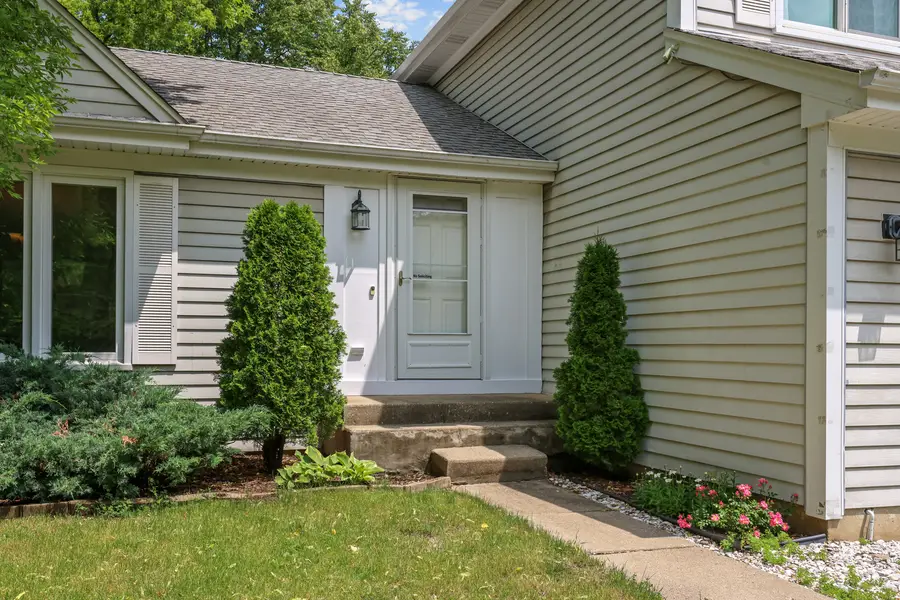 1316 W Meade Lane, Arlington Heights, IL 60004 - #2