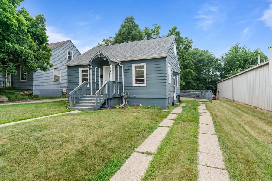 815 20th Street, Rockford, IL 61104 - #3