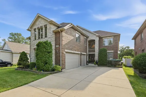 2272 Eastview Drive, Des Plaines, IL 60016