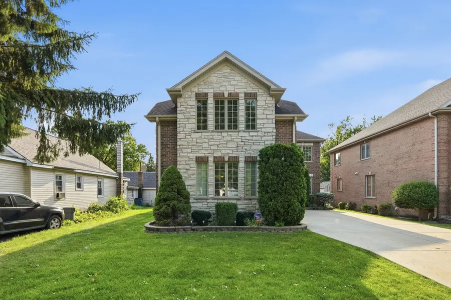 2272 Eastview Drive, Des Plaines, IL 60016 - #2