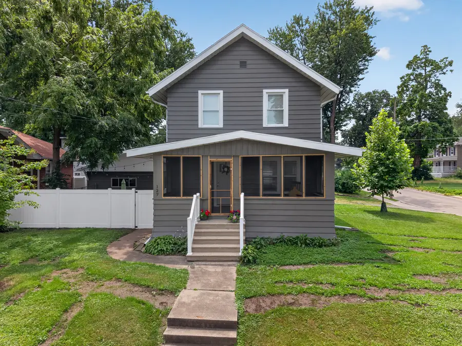 127 W Moore Street, Ottawa, IL 61350 - #2