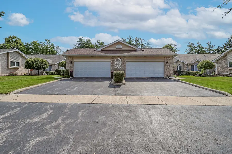 16109 Lake Villa Avenue, Tinley Park, IL 60477 - #2