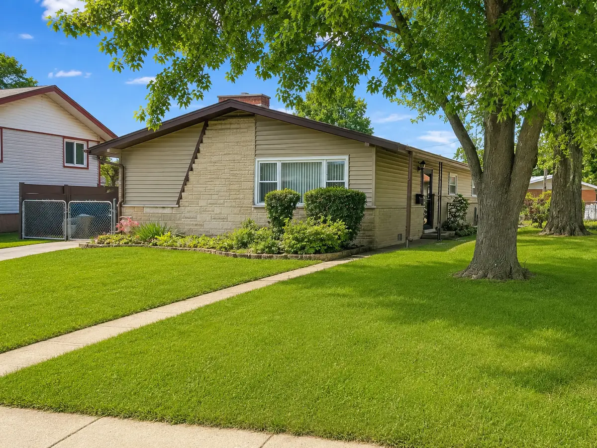13514 Short Drive, Crestwood, IL 60418 - #1