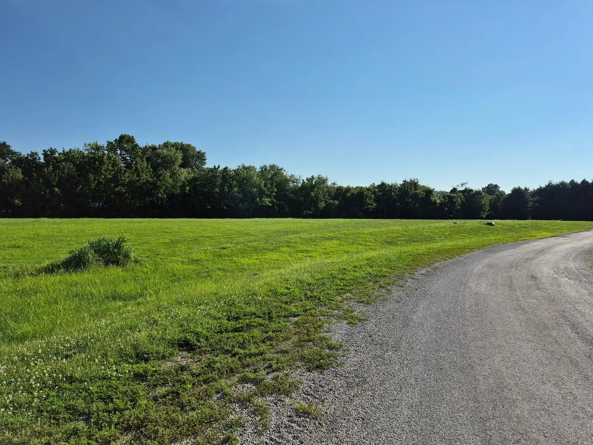 25 Oak Pointe, Neoga, IL 62447 - #1