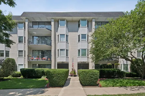 235 Ridge Road #3B, Wilmette, IL 60091