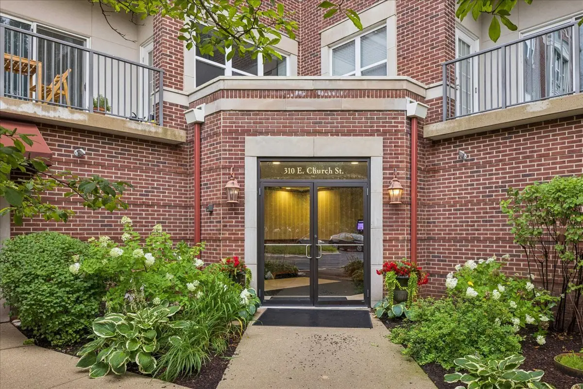 310 E Church Avenue #209, Libertyville, IL 60048 - #1