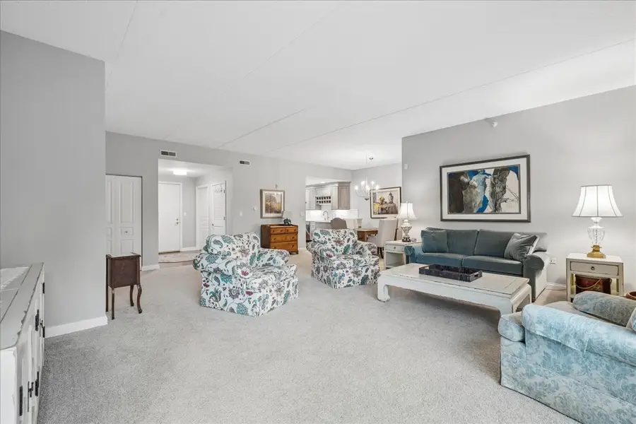310 E Church Avenue #209, Libertyville, IL 60048 - #3