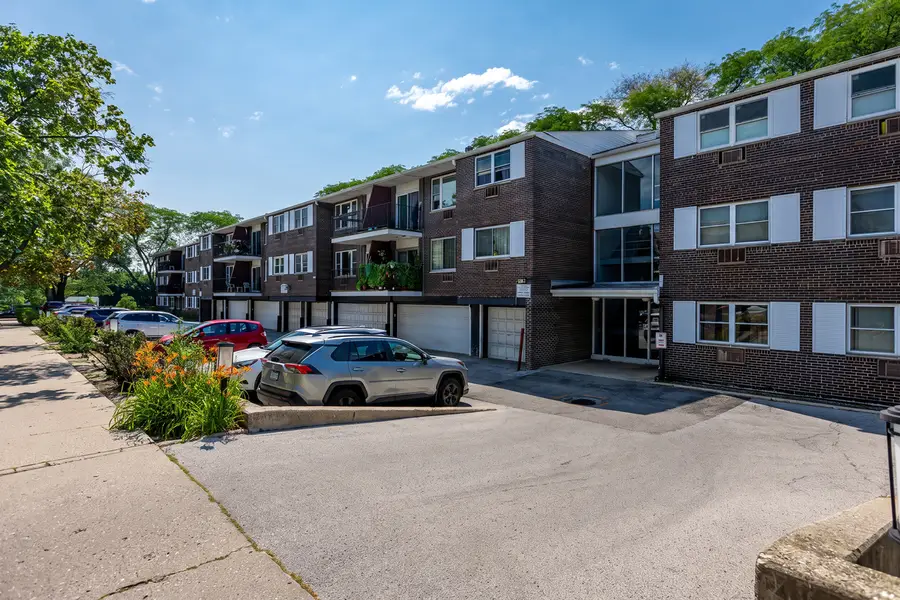 8712 Skokie Boulevard #1IN, Skokie, IL 60077 - #2