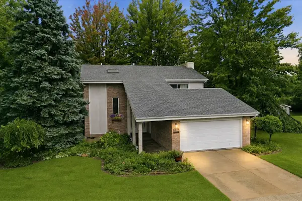 24605 S Stone Ridge Lane, Crete, IL 60417