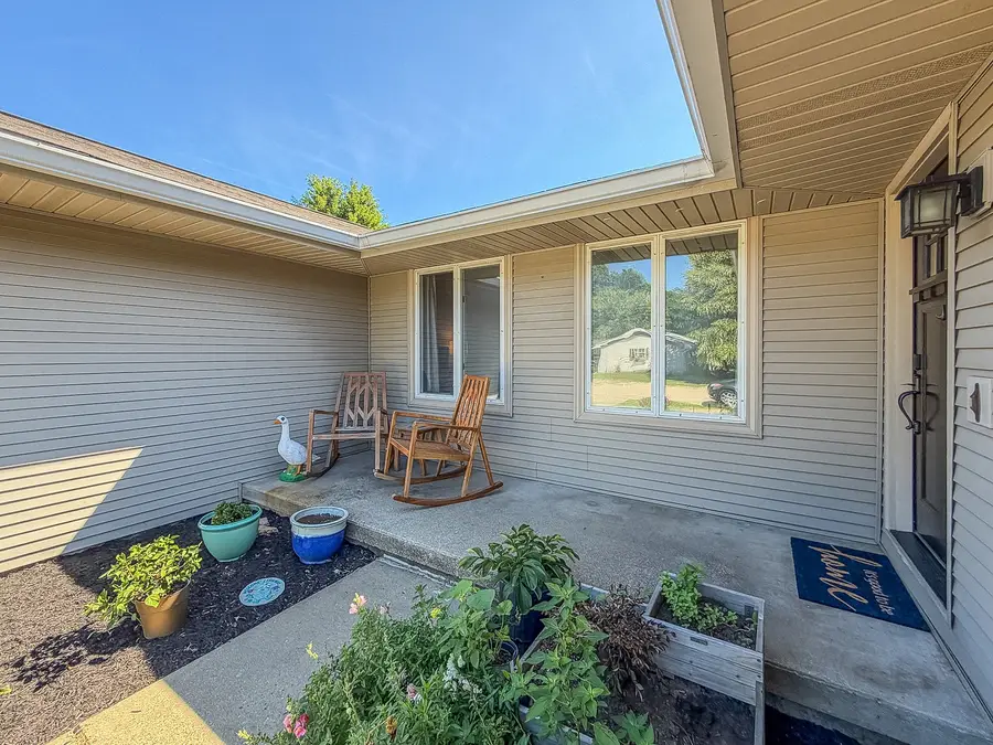 2235 Eden Drive, Charleston, IL 61920 - #3