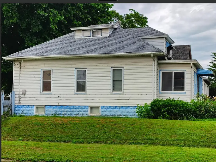 1526 6th Street, Rock Island, IL 61201 - #3