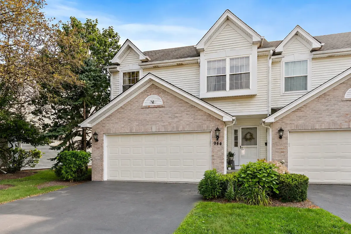 944 Viewpoint Drive, Lake In The Hills, IL 60156 - #1
