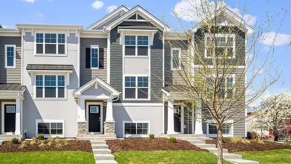 2048 Yellowstone Boulevard, Mundelein, IL 60060