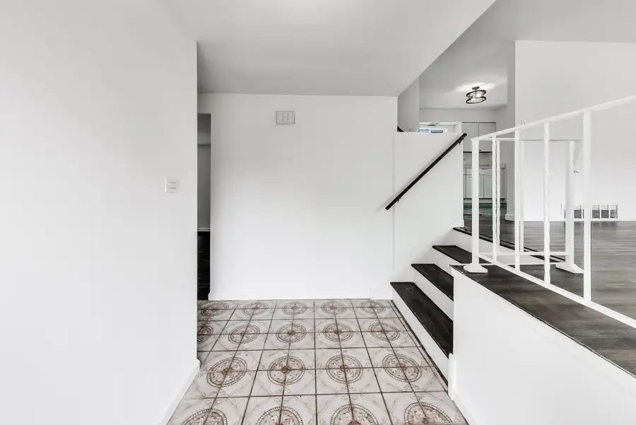 10128 Parke Avenue, Oak Lawn, IL 60453 - #3
