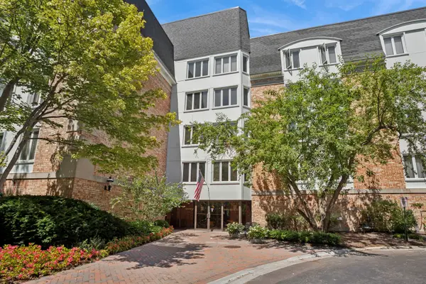 200 Lake Boulevard #428, Buffalo Grove, IL 60089