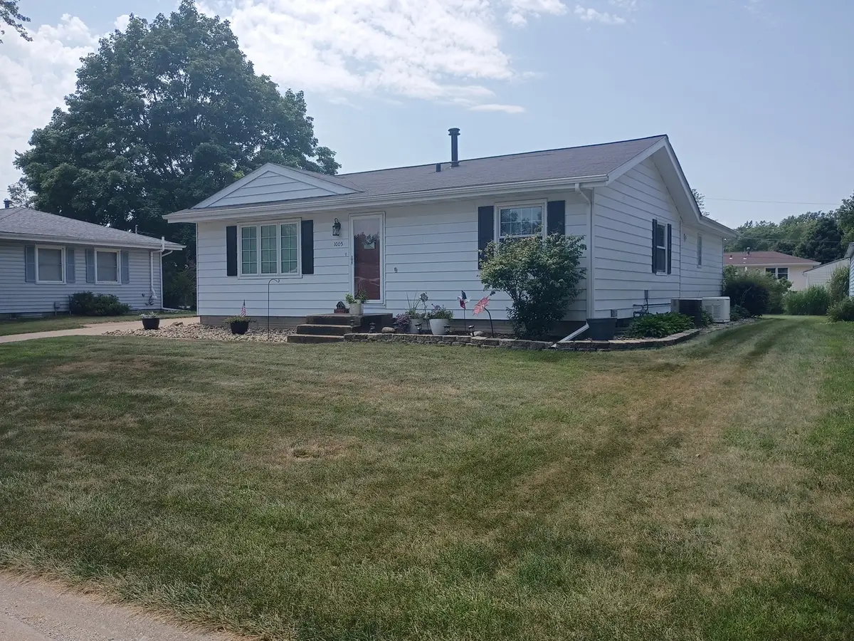 1005 16th Street, Rapids City, IL 61275 - #1