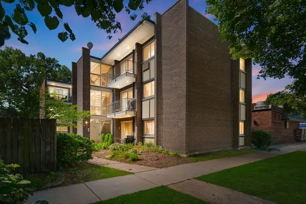 653 South Boulevard #101S, Oak Park, IL 60302