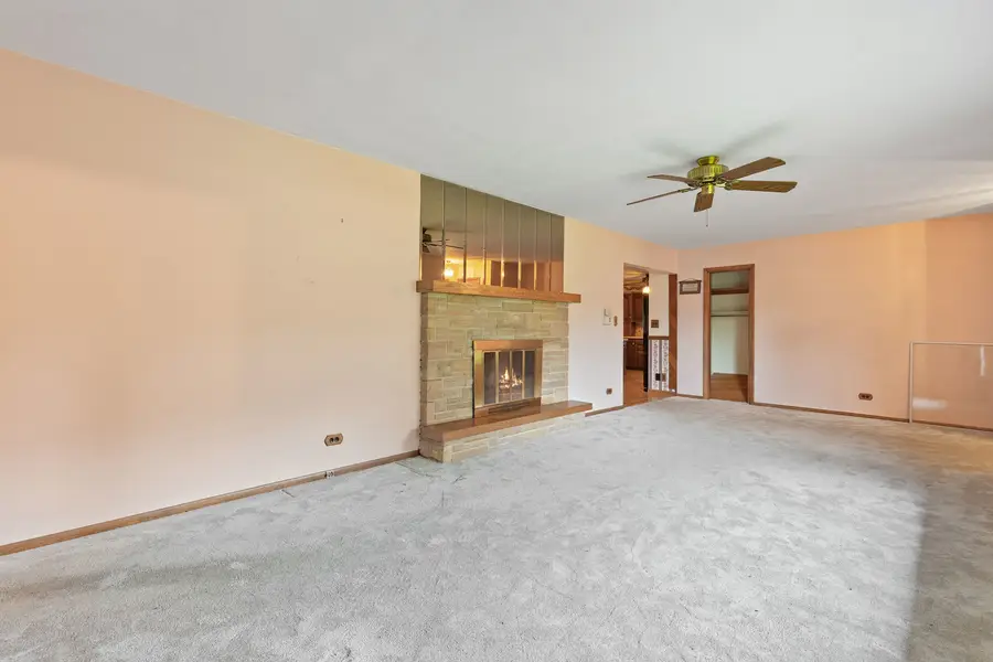 1025 Bode Road, Elgin, IL 60120 - #3
