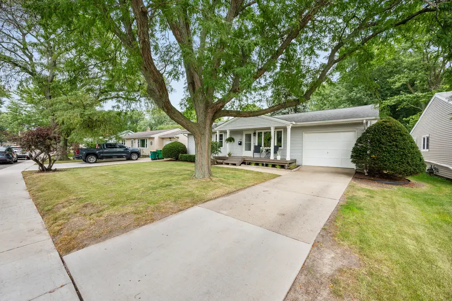 736 Carlson Street, Sycamore, IL 60178 - #3