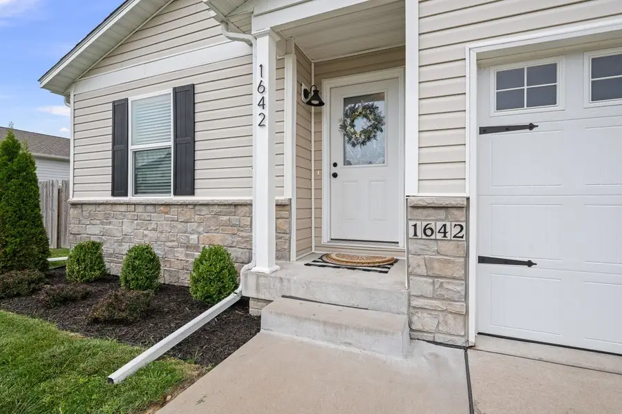 1642 Westport Drive, Davenport, IA 52804 - #2