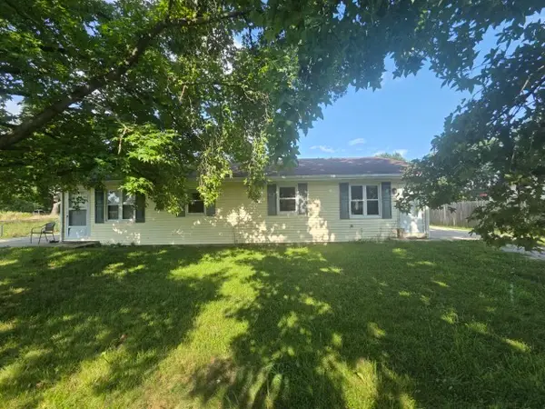 12300 N Sparrow Lane, Mt Vernon, IL 62864