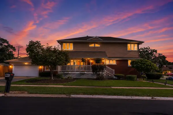 8336 W 94th Street, Hickory Hills, IL 60457