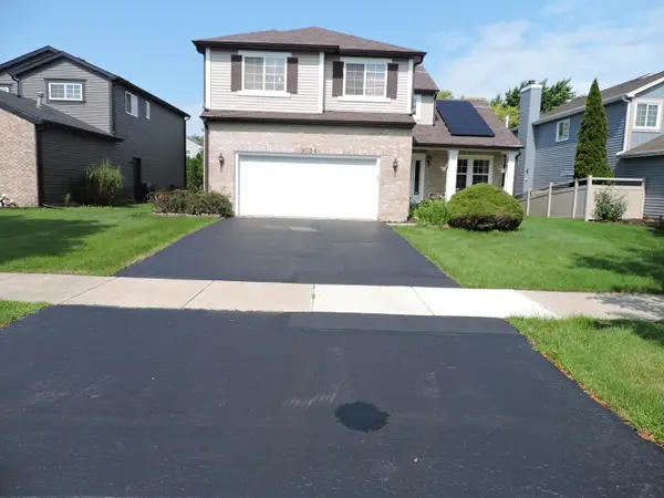 9034 Hillcrest Lane, Woodridge, IL 60517