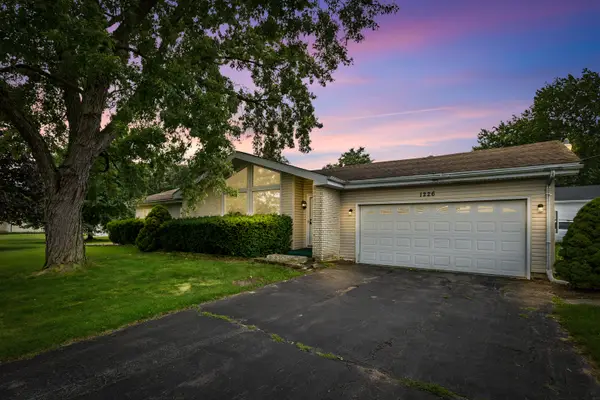 Address Withheld By Seller, St. Anne, IL 60964
