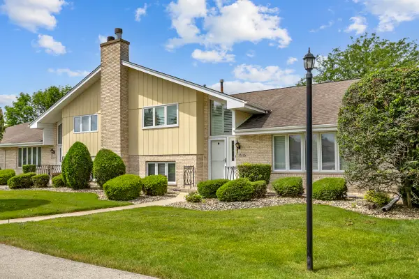 18116 John Charles Drive, Orland Park, IL 60467