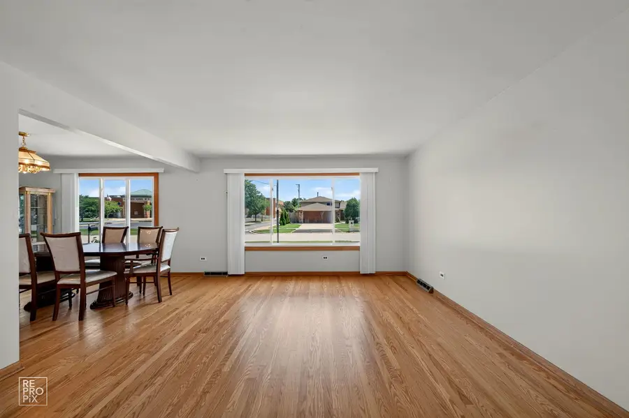 9132 Meade Avenue, Oak Lawn, IL 60453 - #3