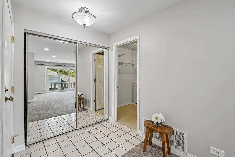 97 Burr Oak Lane #A-2, Schaumburg, IL 60193 - #3