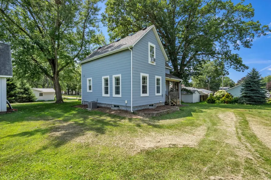 513 12th Street, Silvis, IL 61282 - #3