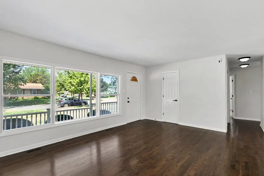 701 Love Street, Elk Grove Village, IL 60007 - #3