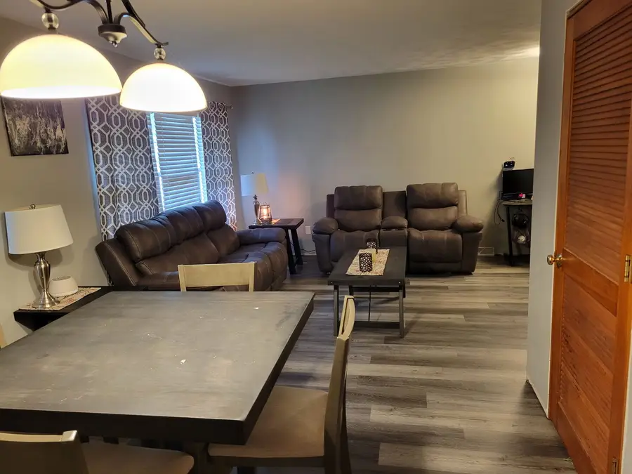 1204 E 20th Street, Sterling, IL 61081 - #2