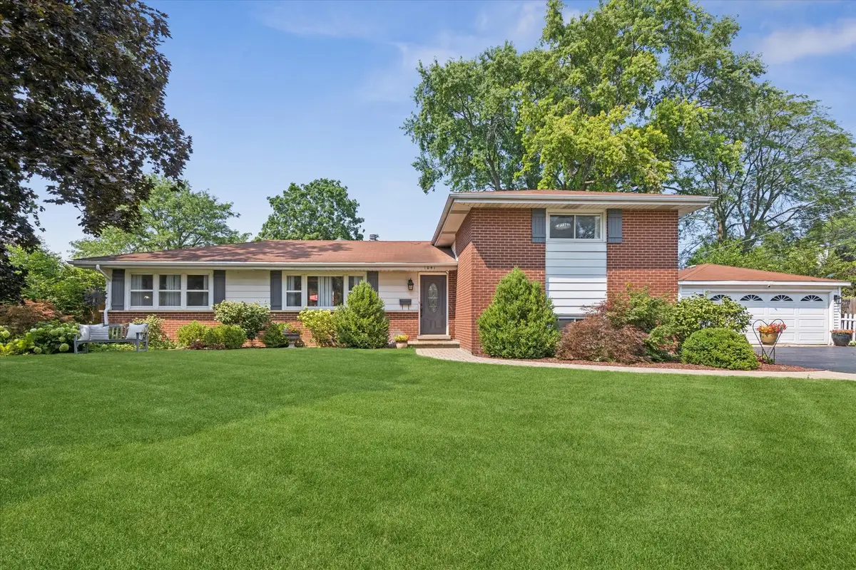1041 Longmeadow Drive, Glenview, IL 60025 - #1