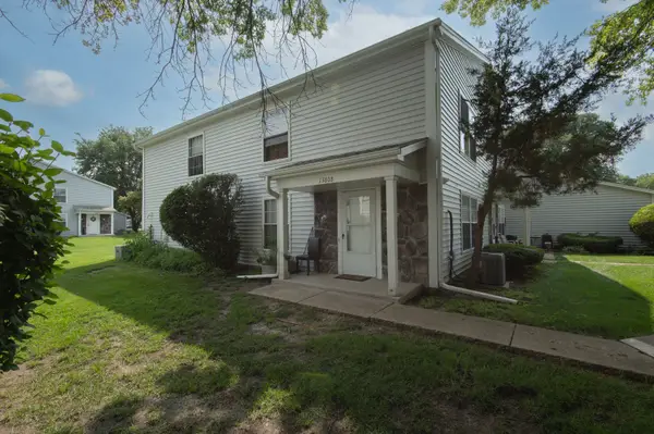 1380 N Glen Circle #B, Aurora, IL 60506