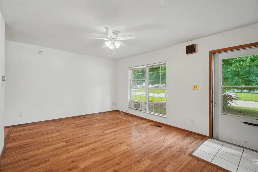 810 Maplepark Drive, Champaign, IL 61821 - #3