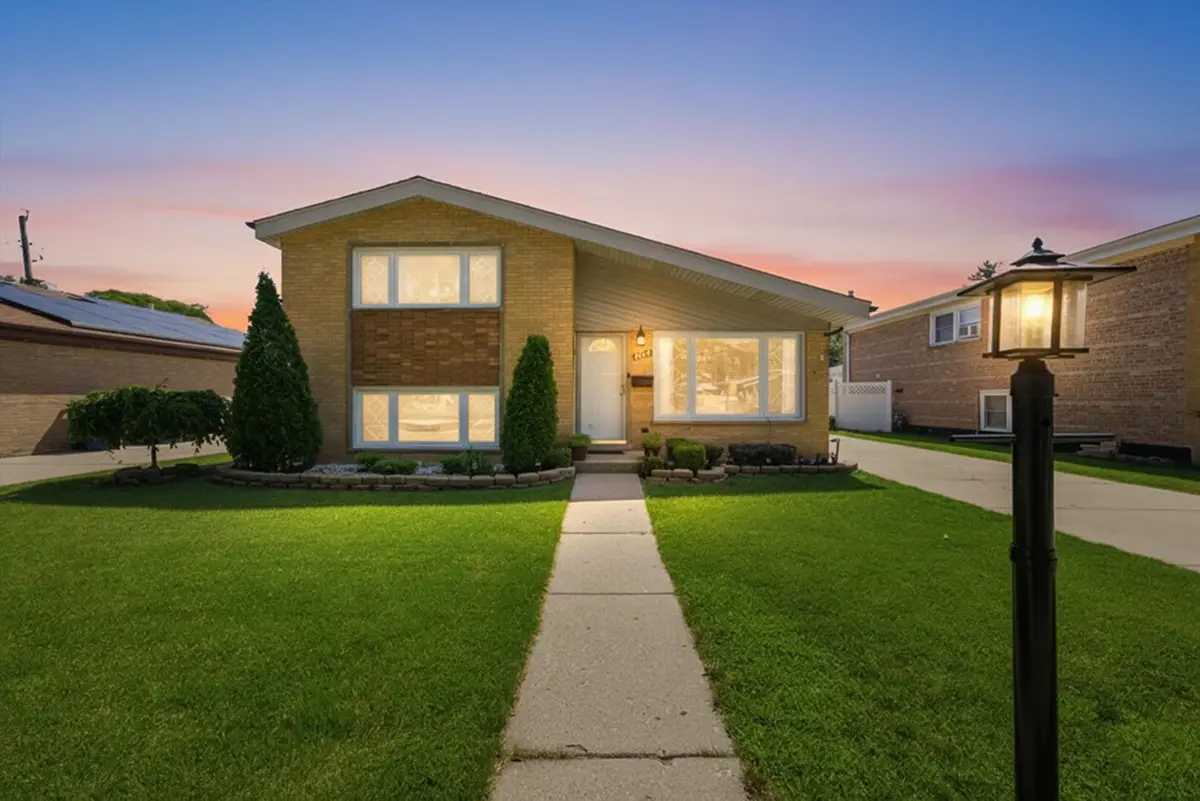 9937 Mulberry Avenue, Oak Lawn, IL 60453 - #1