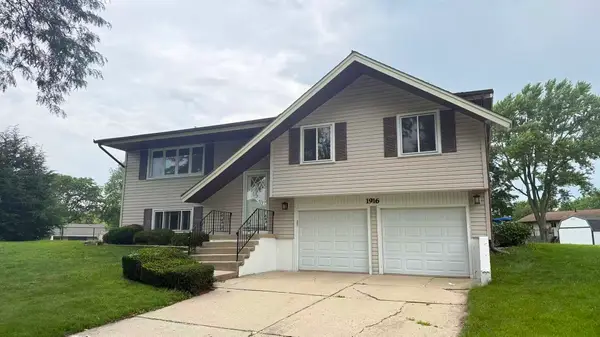 1916 Capital Court, Schaumburg, IL 60193