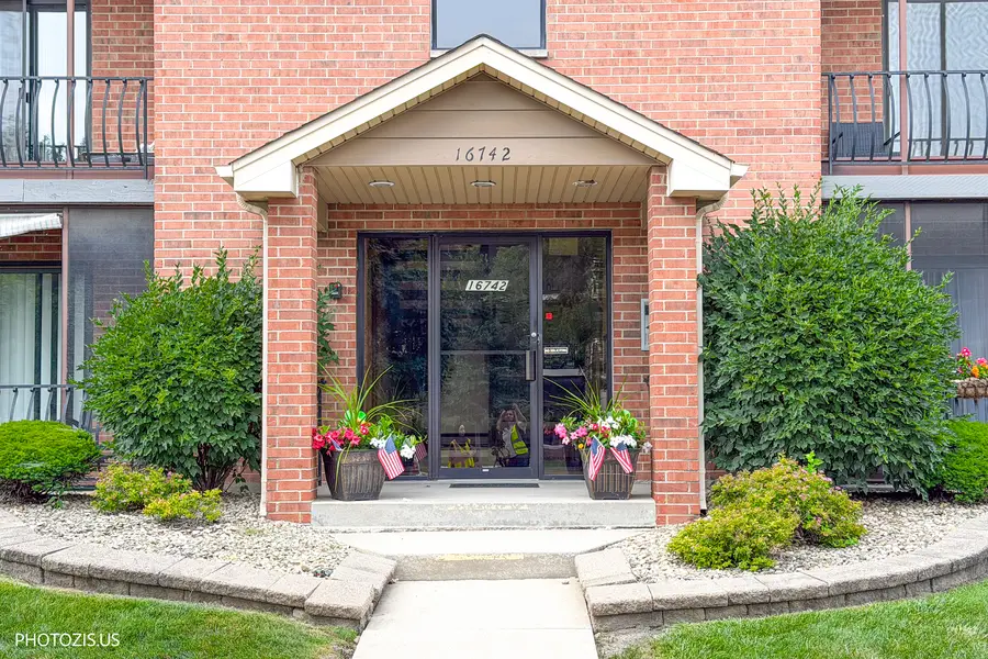 16742 Paxton Avenue #2N, Tinley Park, IL 60477 - #2