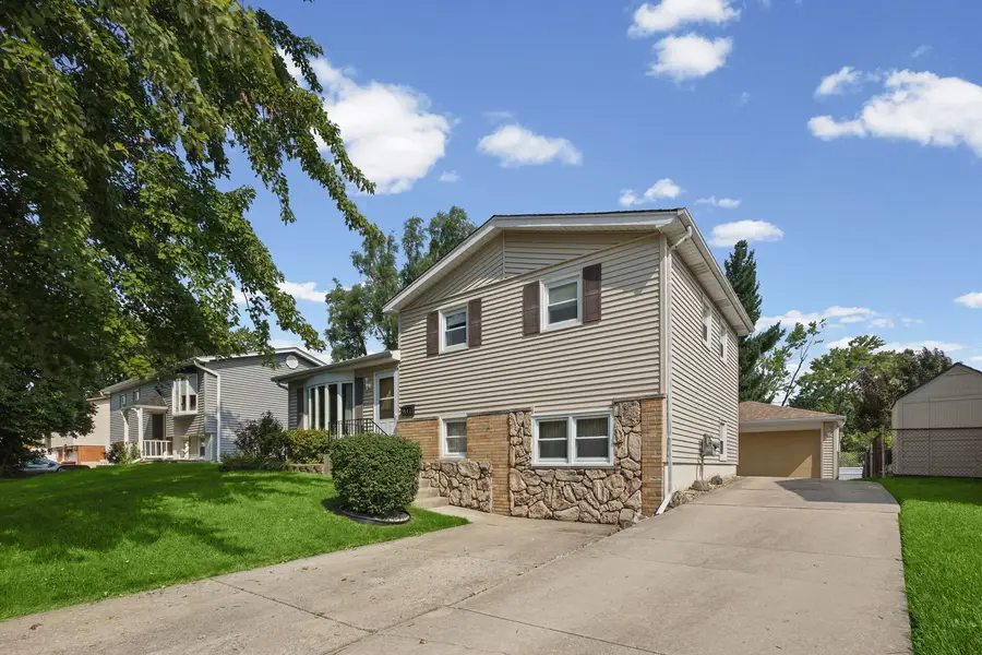 5842 Stuart Lane, Oak Forest, IL 60452 - #3