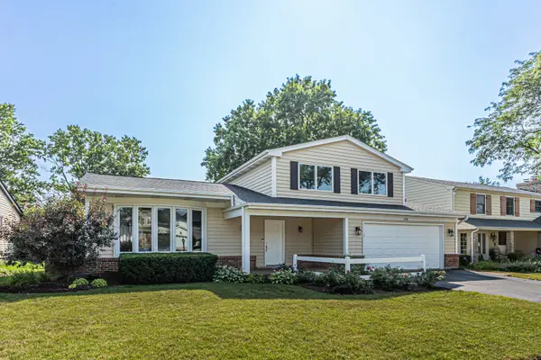 650 Newport Avenue, Westmont, IL 60559