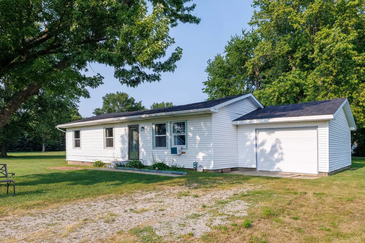 403 N 1st Street, Sheldon, IL 60966 - #1