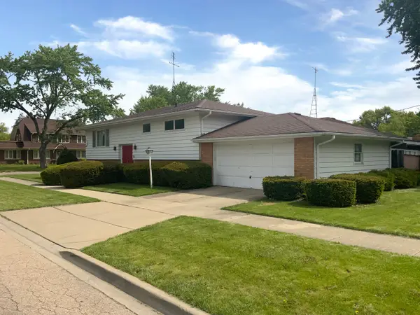 747 Palace Street, Aurora, IL 60506