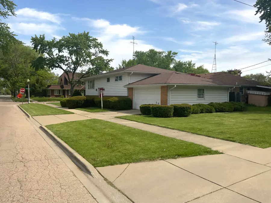 747 Palace Street, Aurora, IL 60506 - #2