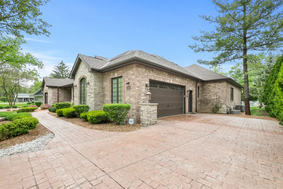 12132 S Harold Avenue, Palos Heights, IL 60463 - #2